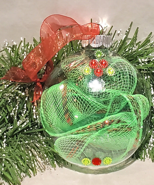 Green/Red Ornament