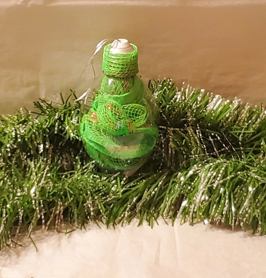 Green/Red Diamond Ornament