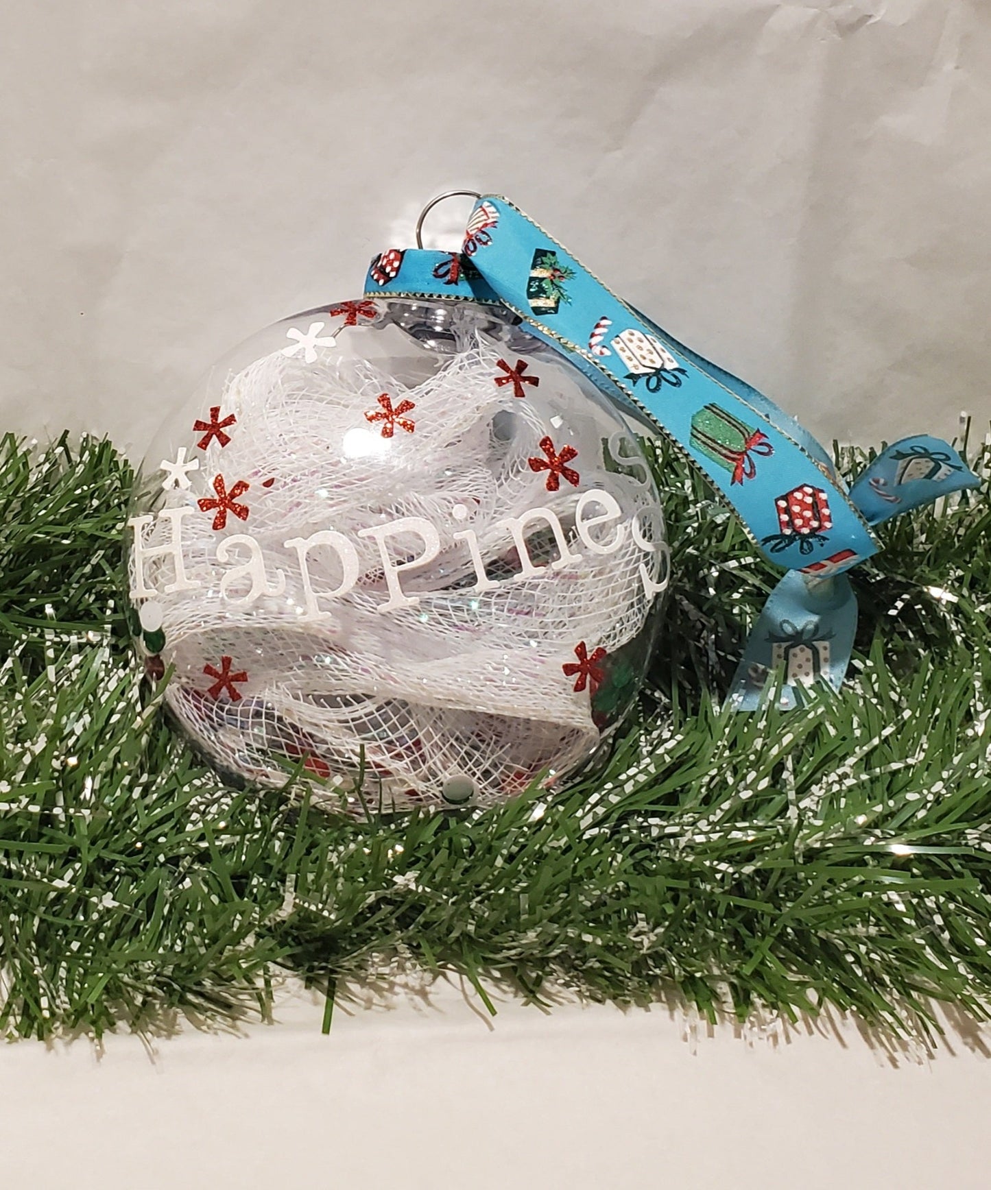 White/Red Gift Ornament