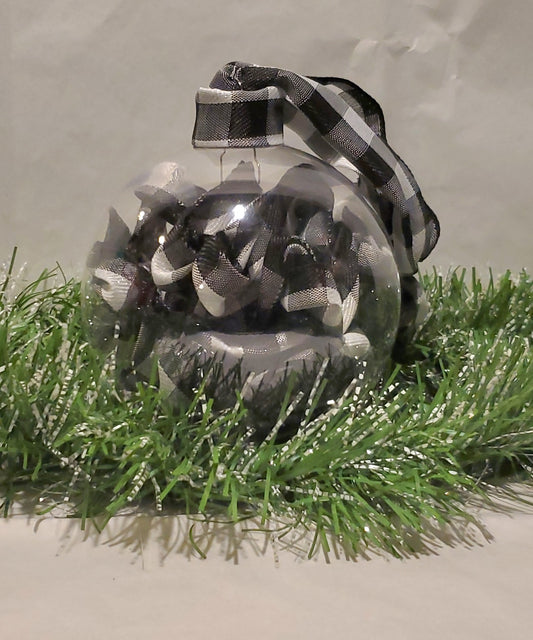 Black/White Ornament